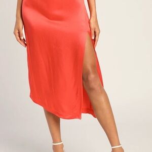Women’s Lulus Size L Undeniable Shine Coral Satin Slit Midi Skirt Assymentical